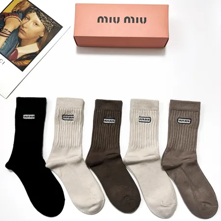 スーパーコピー ミュウミュウ 靴下
