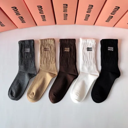 スーパーコピー ミュウミュウ 靴下