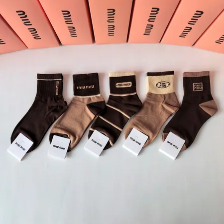 スーパーコピー ミュウミュウ 靴下