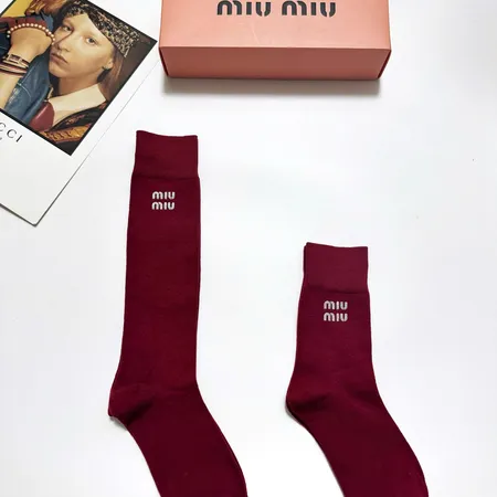 スーパーコピー ミュウミュウ 靴下