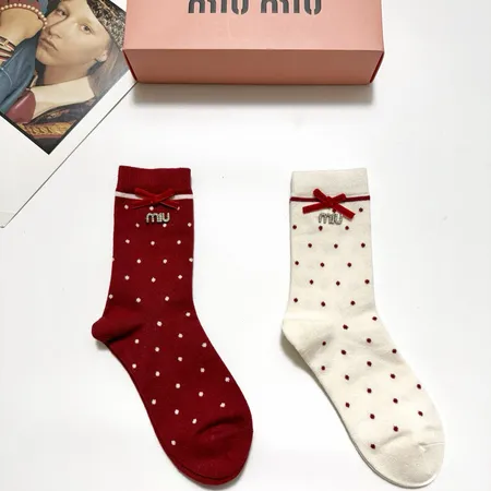 スーパーコピー ミュウミュウ 靴下