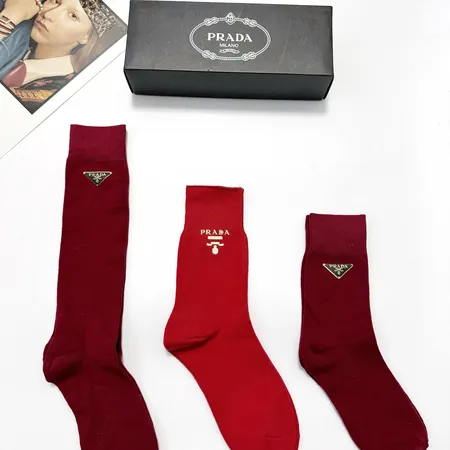 スーパーコピー プラダ 靴下