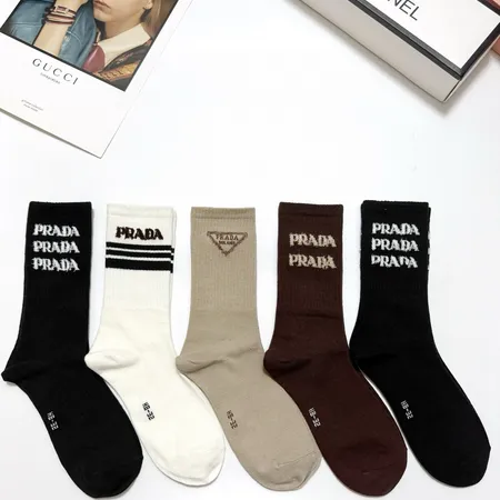 スーパーコピー プラダ 靴下