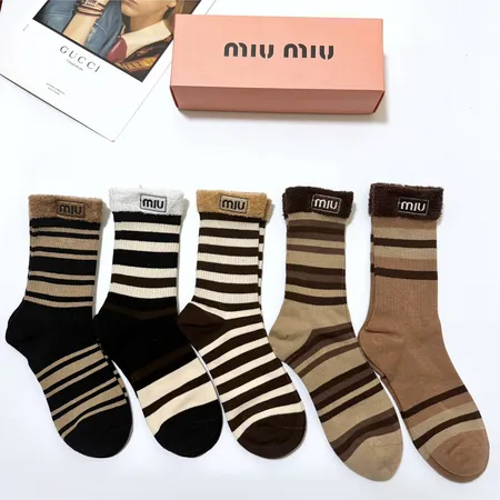 スーパーコピー ミュウミュウ 靴下