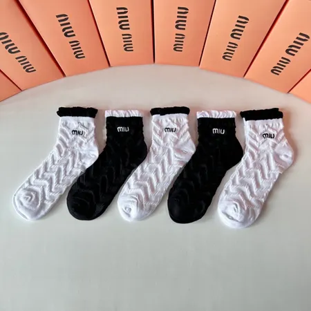 スーパーコピー ミュウミュウ 靴下