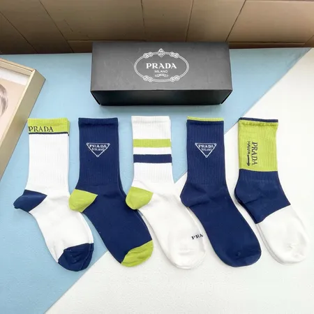 スーパーコピー プラダ 靴下