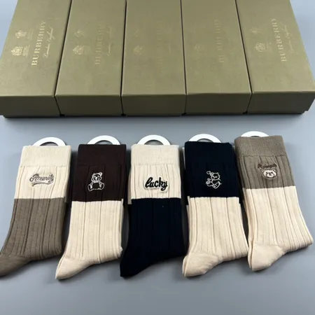 スーパーコピー プラダ 靴下