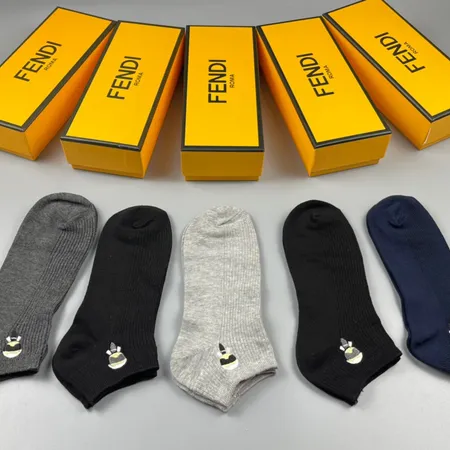 スーパーコピー ヴェルサーチ 靴下