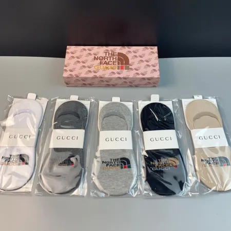  スーパーコピー ノースフェイス 靴下