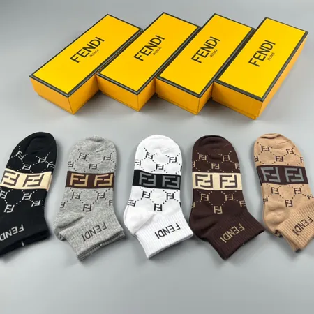 スーパーコピー ヴェルサーチ 靴下