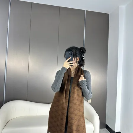 スーパーコピー セリーヌ マフラー