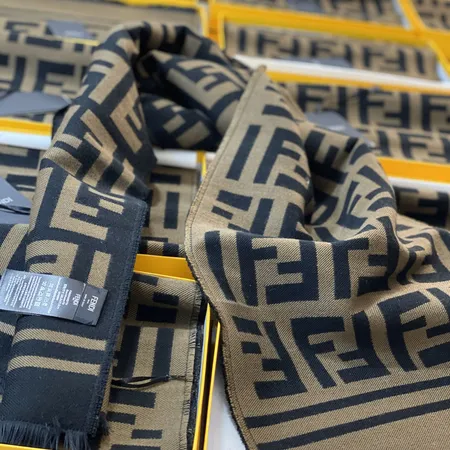 スーパーコピー フェンディ マフラー