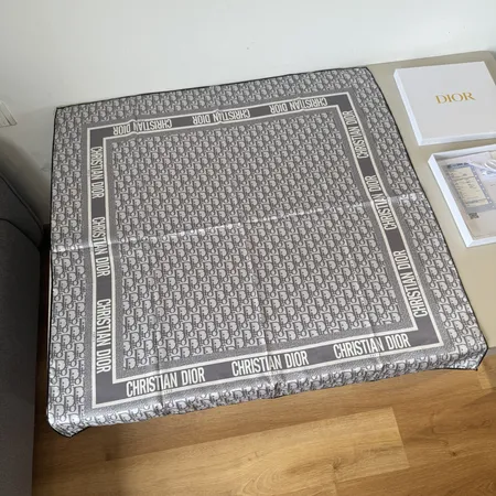 スーパーコピー ディオール マフラー