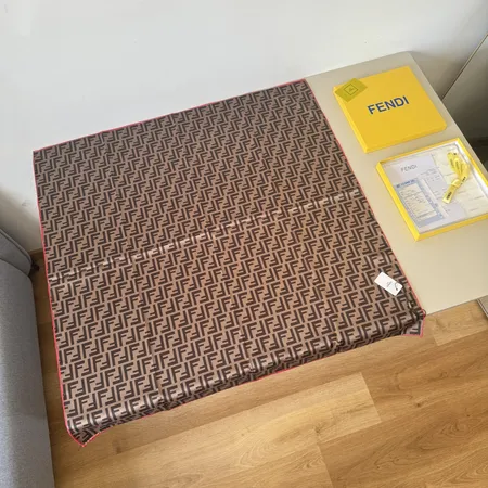 スーパーコピー フェンディ マフラー