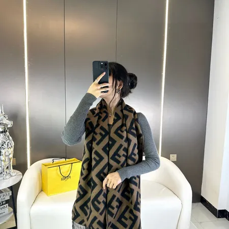 スーパーコピー フェンディ マフラー