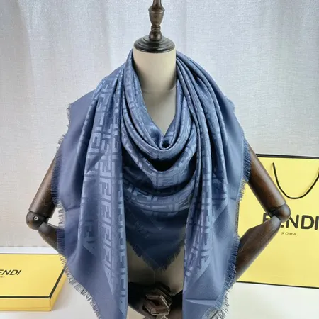 スーパーコピー フェンディ マフラー