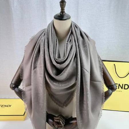 スーパーコピー フェンディ マフラー