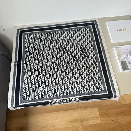 スーパーコピー ディオール マフラー