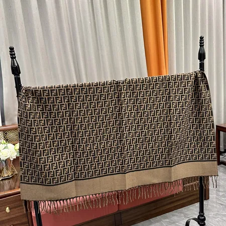 スーパーコピー フェンディ マフラー