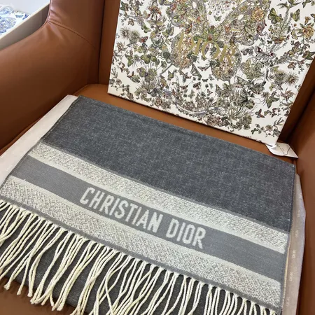 スーパーコピー ディオール マフラー