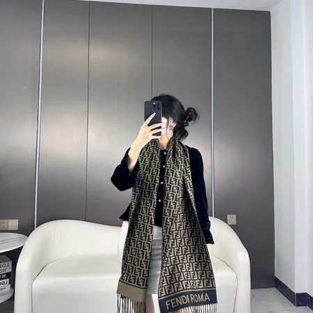 スーパーコピー フェンディ マフラー