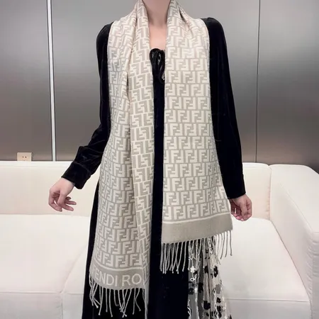 スーパーコピー フェンディ マフラー