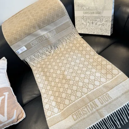 スーパーコピー ディオール マフラー