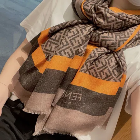 スーパーコピー フェンディ マフラー