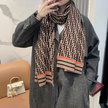 スーパーコピー フェンディ マフラー