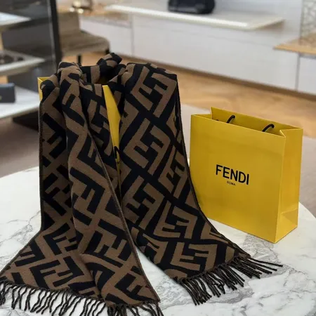 スーパーコピー フェンディ マフラー