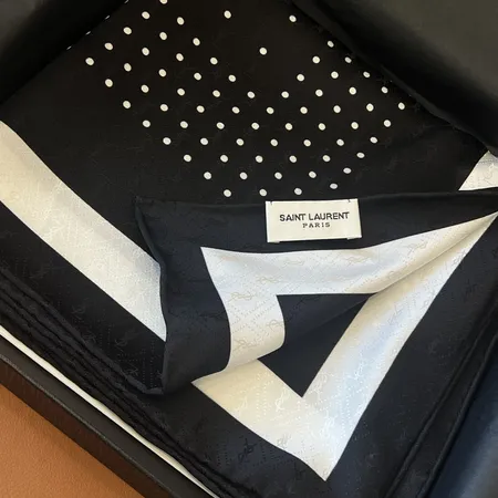  スーパーコピー バレンシアガ マフラー