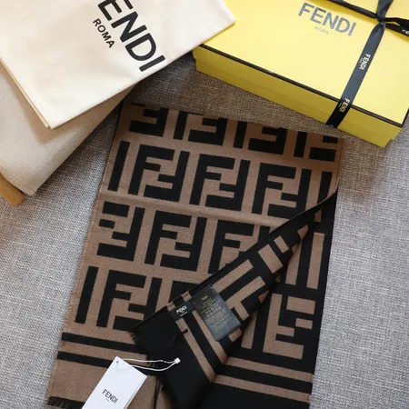 スーパーコピー フェンディ マフラー