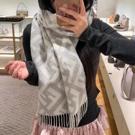 スーパーコピー フェンディ マフラー