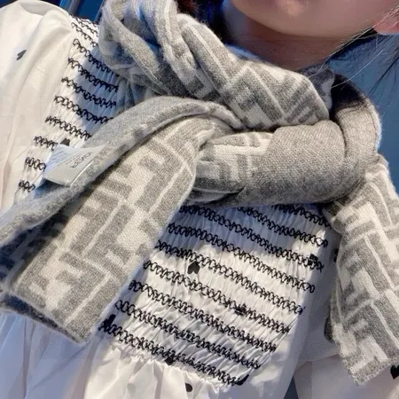 スーパーコピー フェンディ マフラー