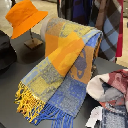 スーパーコピー ヴィヴィアン・ウエストウッド マフラー