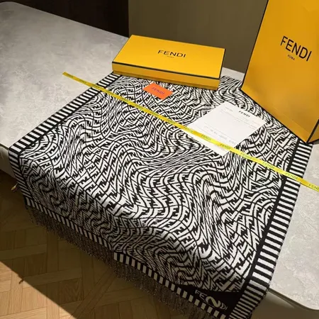 スーパーコピー フェンディ マフラー