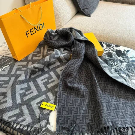 スーパーコピー フェンディ マフラー