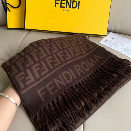 スーパーコピー フェンディ マフラー