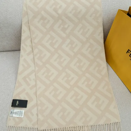 スーパーコピー フェンディ マフラー