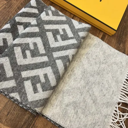 スーパーコピー フェンディ マフラー