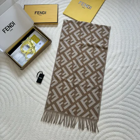 スーパーコピー フェンディ マフラー