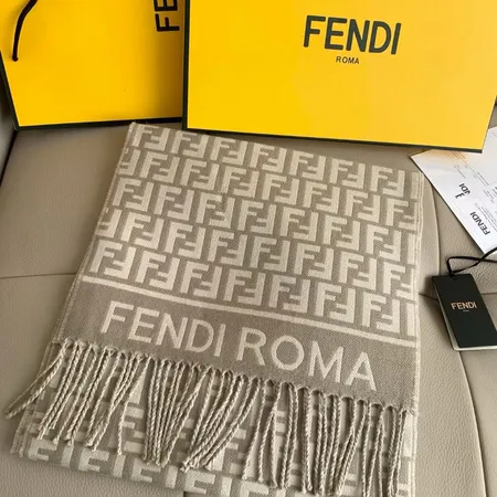 スーパーコピー フェンディ マフラー