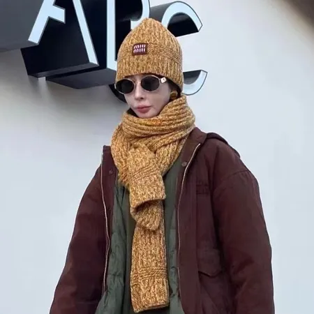 スーパーコピー ミュウミュウ マフラー