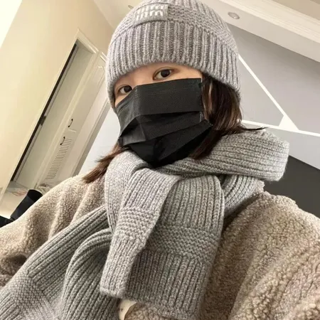 スーパーコピー ミュウミュウ マフラー