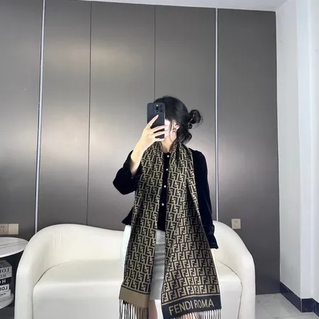 スーパーコピー フェンディ マフラー