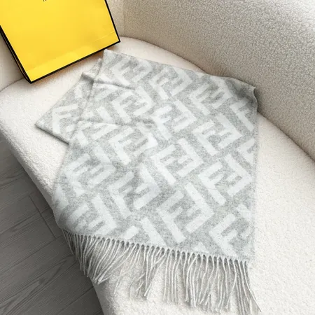 スーパーコピー フェンディ マフラー