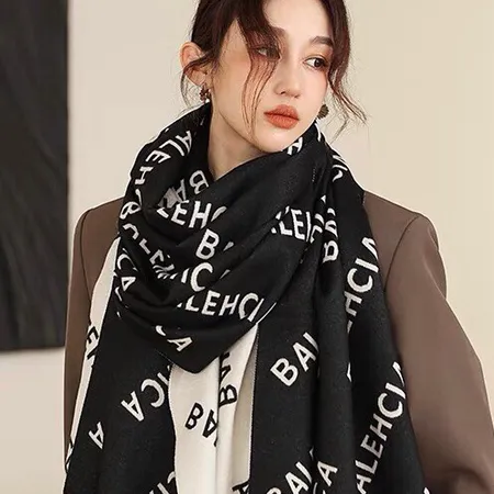 スーパーコピー バレンシアガ マフラー