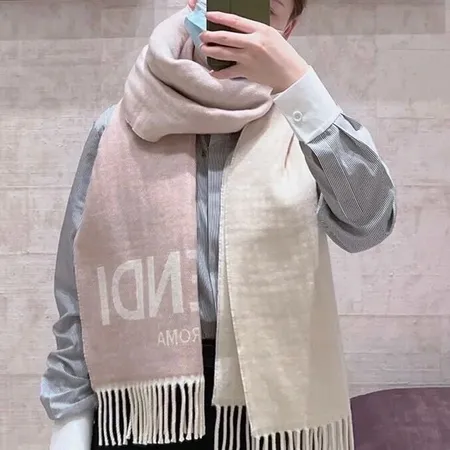 スーパーコピー フェンディ マフラー