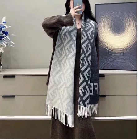 スーパーコピー フェンディ マフラー