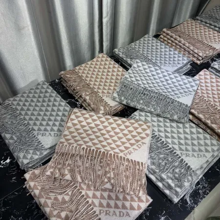  スーパーコピー プラダ マフラー